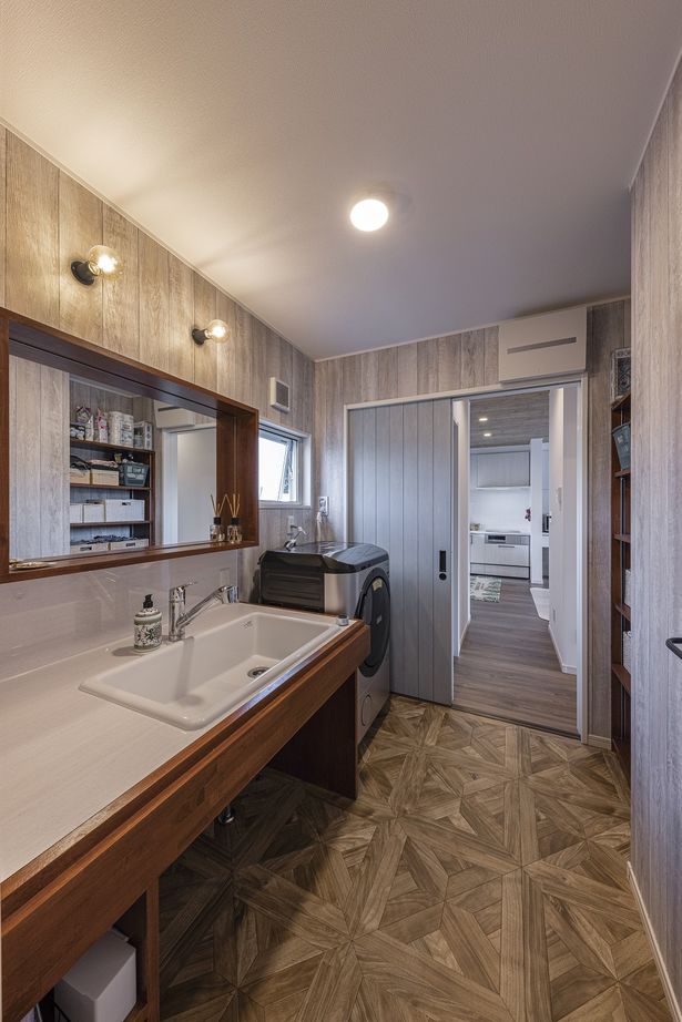 ホビースタイル　角屋工業 ペパーミントグリーンの可愛い外観にガレージ　L字型キッチンがあるアメリカンスタイルの建築実例画像5