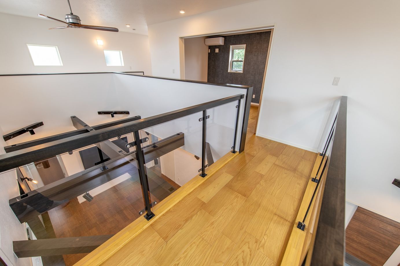 ホビースタイル　角屋工業 オープンガレージとミュージックルームのある家の建築実例画像6