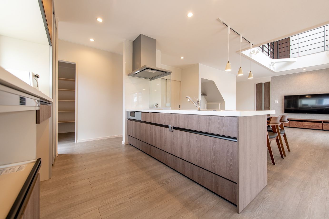 ホビースタイル　角屋工業 広々ガレージには車2台とバイクまでも収納できる！の建築実例画像5