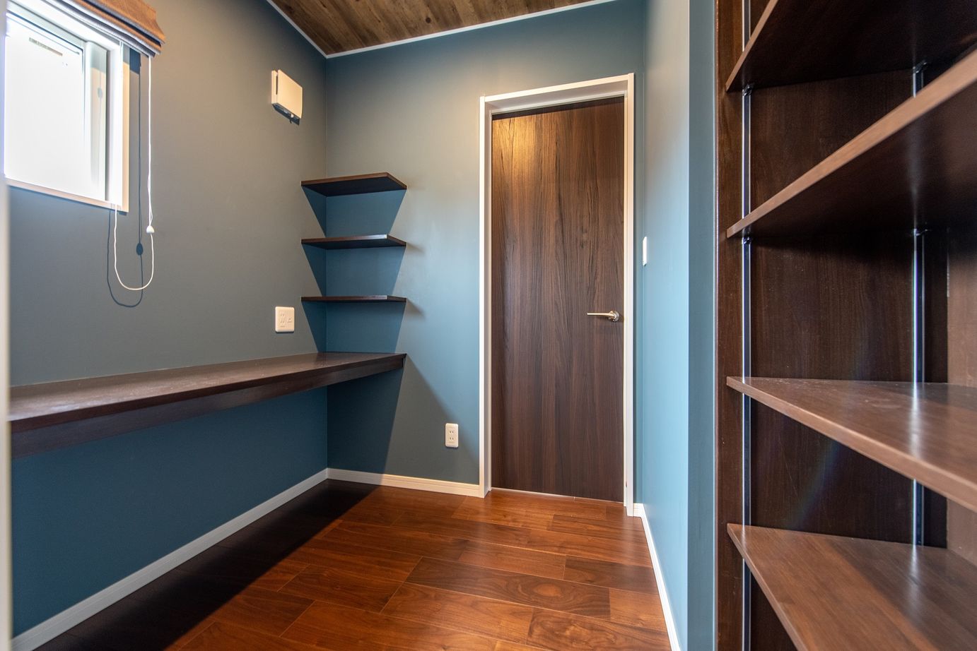 ホビースタイル　角屋工業 広々ガレージには車2台とバイクまでも収納できる！の建築実例画像7