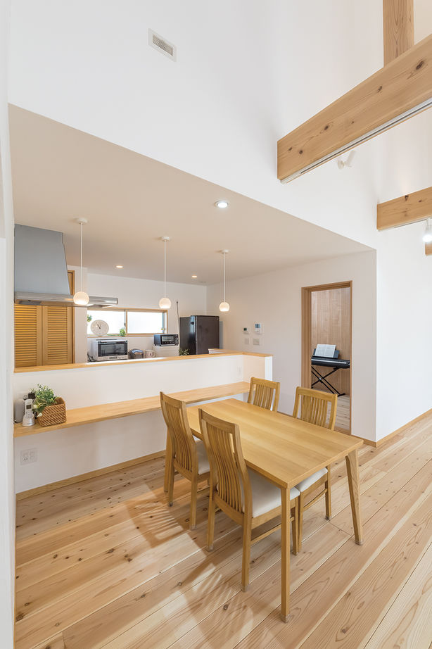 内山木材建設 【2000万円台/30坪台/平屋/防音室】諦めかけていた要望も柔軟設計で見事実現。無垢材×漆喰で心地よい空間にの建築実例画像5