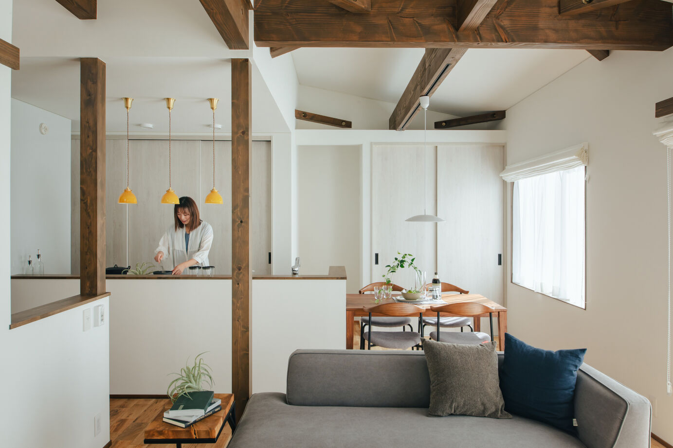 暮るみ（くるみ） 【30坪台/岡崎市】木の温もりに包まれる、梁見せリビングのある高性能住宅。家族が繋がる心地よい暮らしの建築実例画像4