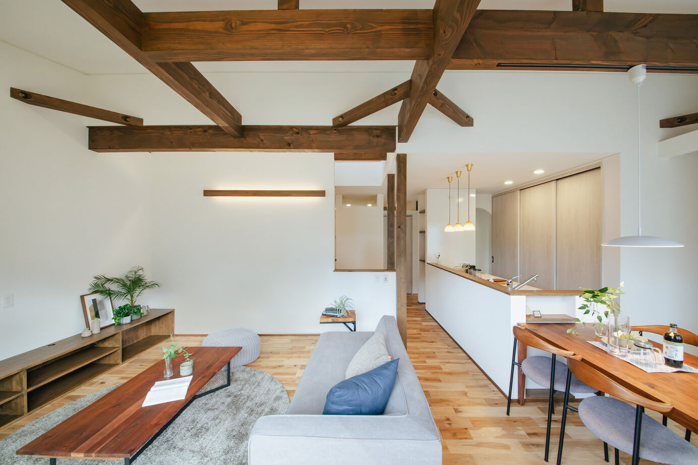 暮るみ（くるみ） 【30坪台/岡崎市】木の温もりに包まれる、梁見せリビングのある高性能住宅。家族が繋がる心地よい暮らしの建築実例画像9