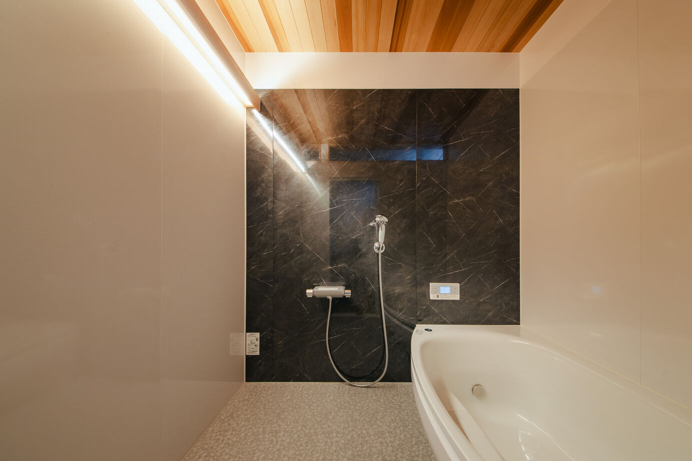 暮るみ（くるみ） 【30坪台/岡崎市】木の温もりに包まれる、梁見せリビングのある高性能住宅。家族が繋がる心地よい暮らしの建築実例画像10