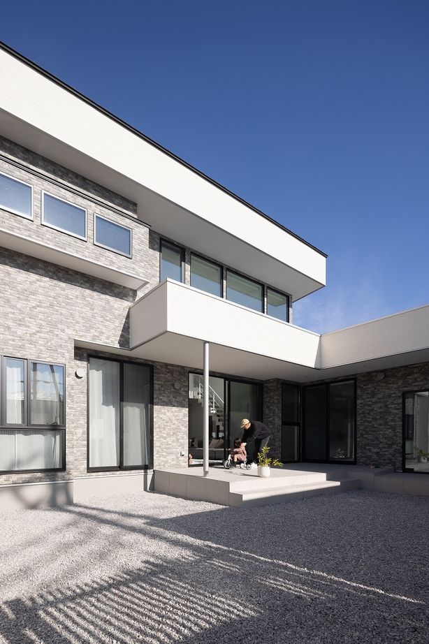 A ARCHiTECT 【本体価格4200万円台/約45坪】上質なシンプルモダンデザイン。非日常を楽しみ暮らす、「中庭のある家」の建築実例画像4