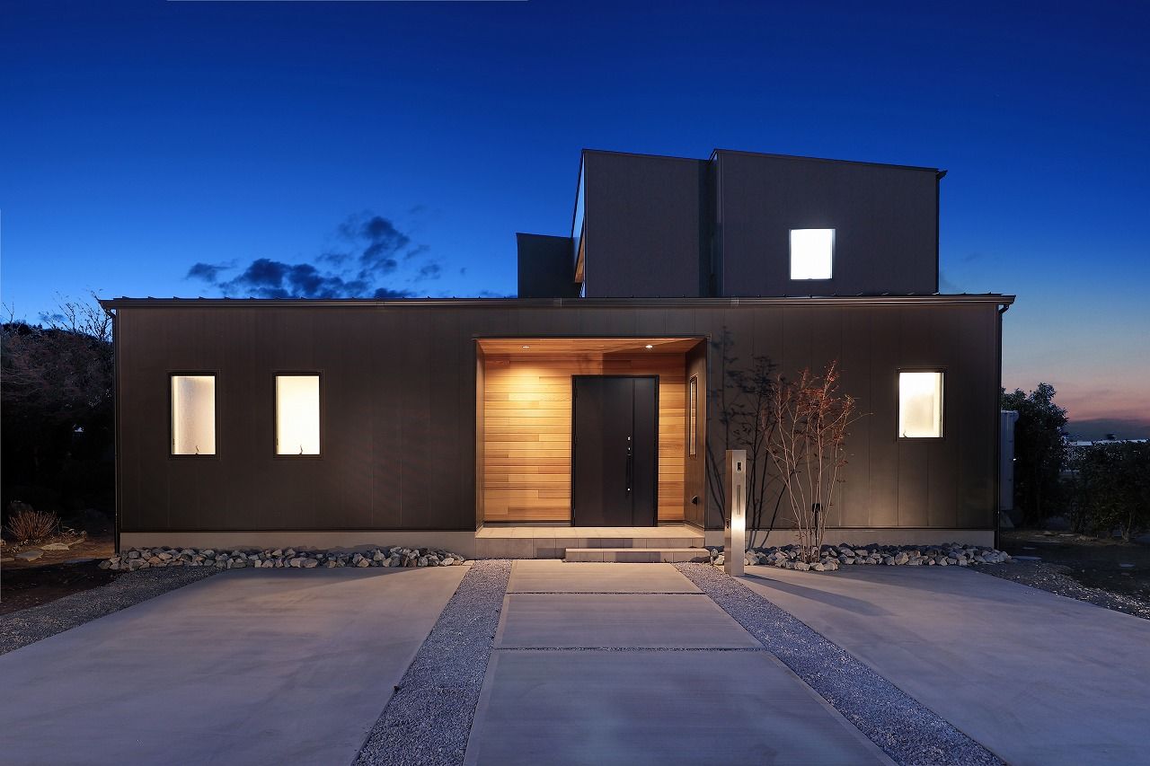 A ARCHiTECT 【本体価格2800万円/約43.2坪】開放感溢れる吹き抜けのLDKと家族だの時間を楽しむ中庭のある家の建築実例画像10