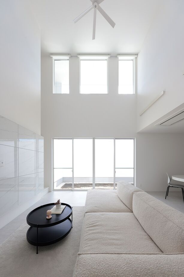 A ARCHiTECT シンプルさの中に開放感と心地よさが洗練されたモダンデザイン邸宅の建築実例画像3