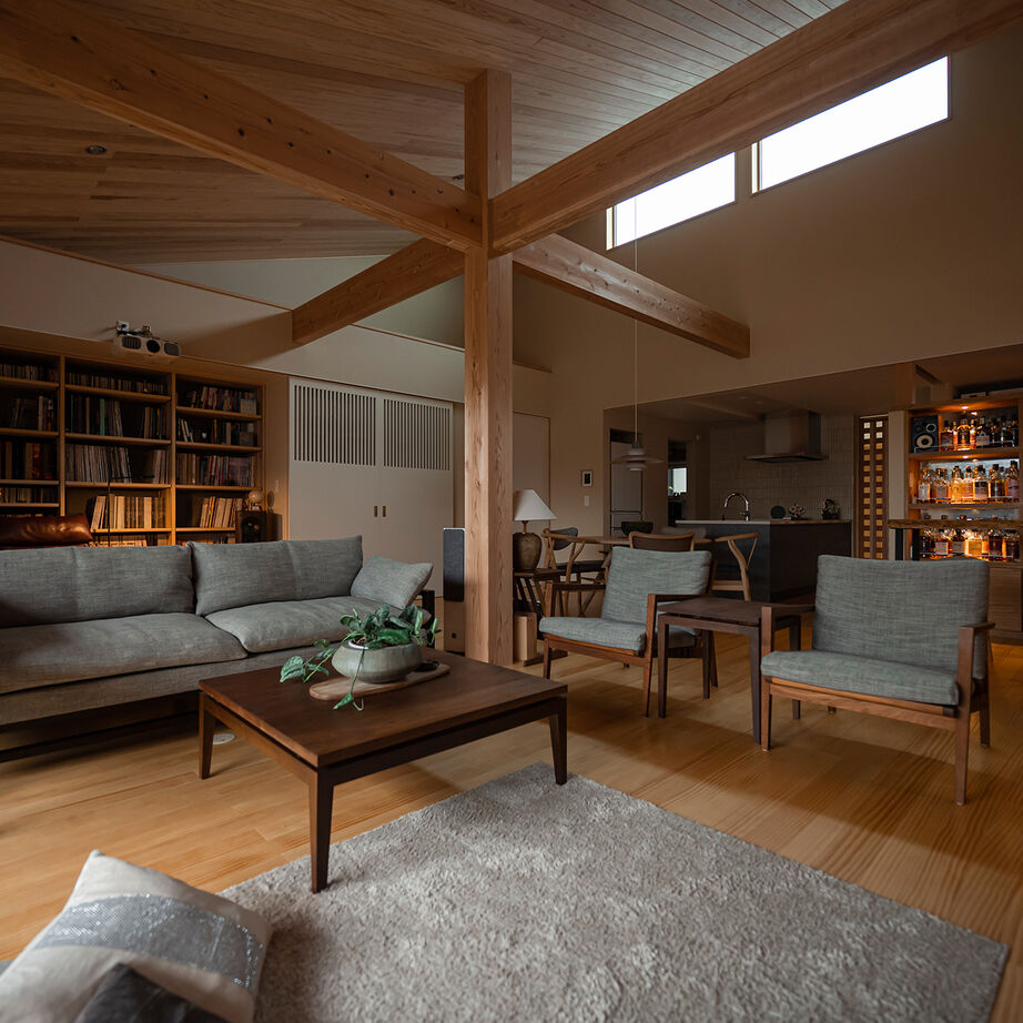 エコワークス 【ZEH住宅/46坪/平屋/間取り図あり】茶室やバー、ホームシアターなど、趣味を楽しむ和モダン邸宅の建築実例画像1