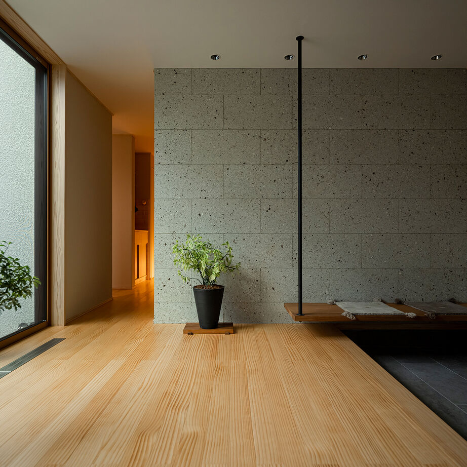 エコワークス 【ZEH住宅/46坪/平屋/間取り図あり】茶室やバー、ホームシアターなど、趣味を楽しむ和モダン邸宅の建築実例画像3