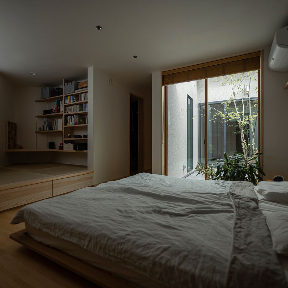 エコワークス 【ZEH住宅/46坪/平屋/間取り図あり】茶室やバー、ホームシアターなど、趣味を楽しむ和モダン邸宅の建築実例画像9