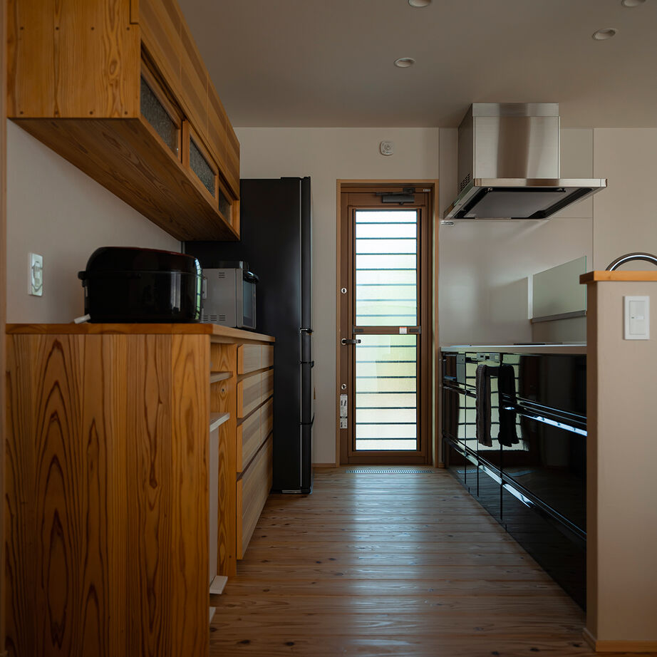 エコワークス 【ZEH住宅/30.1坪/平屋/間取り図あり】フレキシブルに使える畳ダイニングなど、暮らしのアイデアが満載の家の建築実例画像6