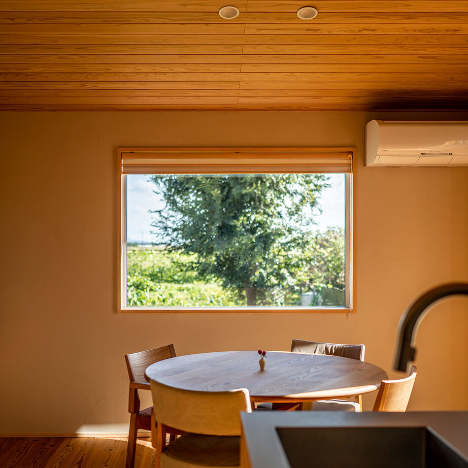 エコワークス 【ZEH住宅/36.2坪/平屋/間取り図あり】オーク材×真鍮の憧れオーダーキッチン。木の家らしさ満載の平屋の建築実例画像5