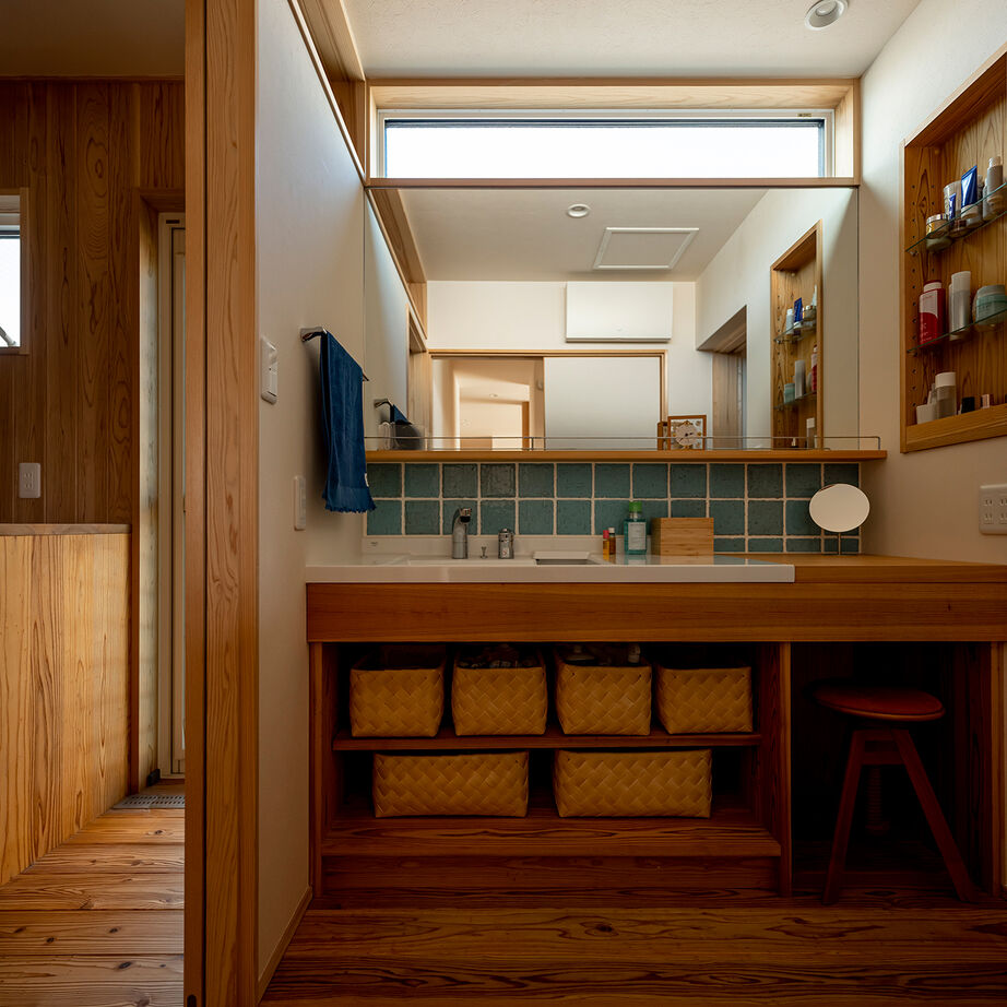 エコワークス 【ZEH住宅/36.2坪/平屋/間取り図あり】オーク材×真鍮の憧れオーダーキッチン。木の家らしさ満載の平屋の建築実例画像7