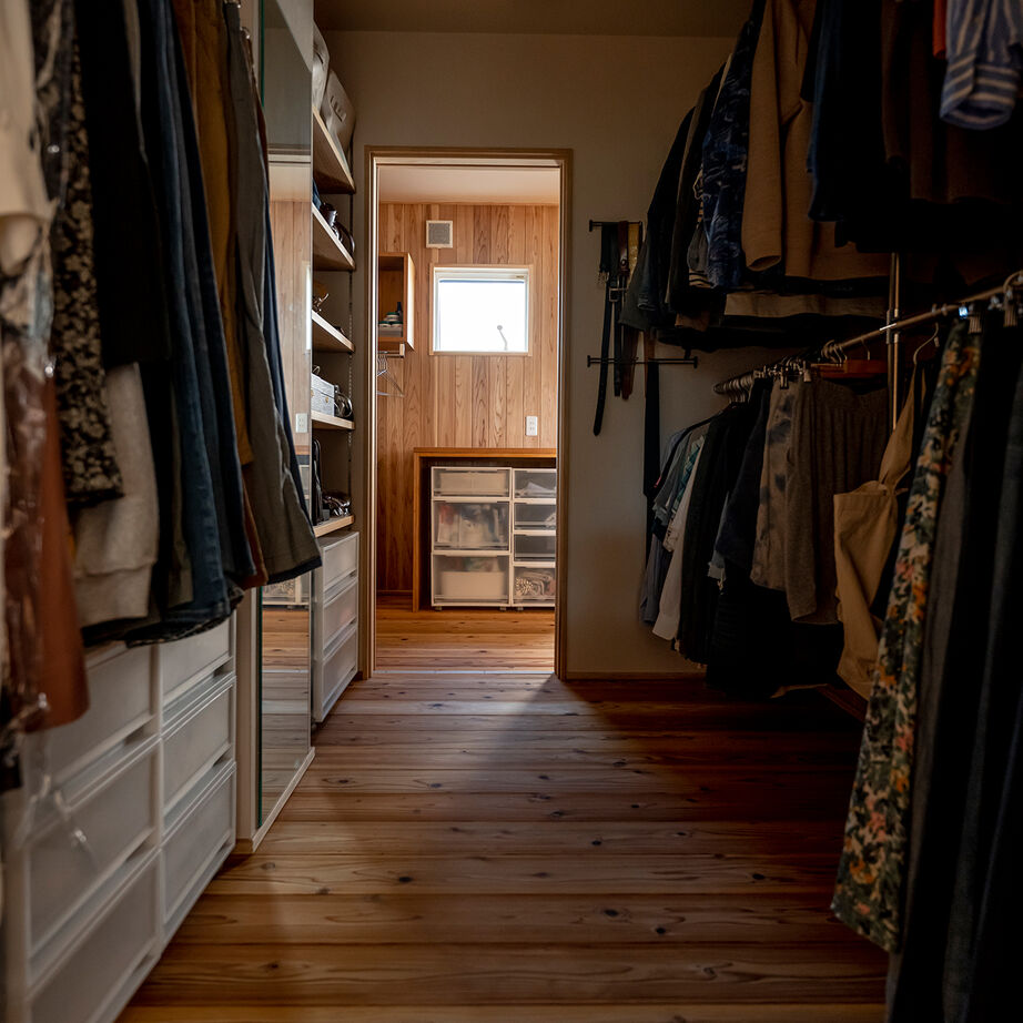 エコワークス 【ZEH住宅/36.2坪/平屋/間取り図あり】オーク材×真鍮の憧れオーダーキッチン。木の家らしさ満載の平屋の建築実例画像8