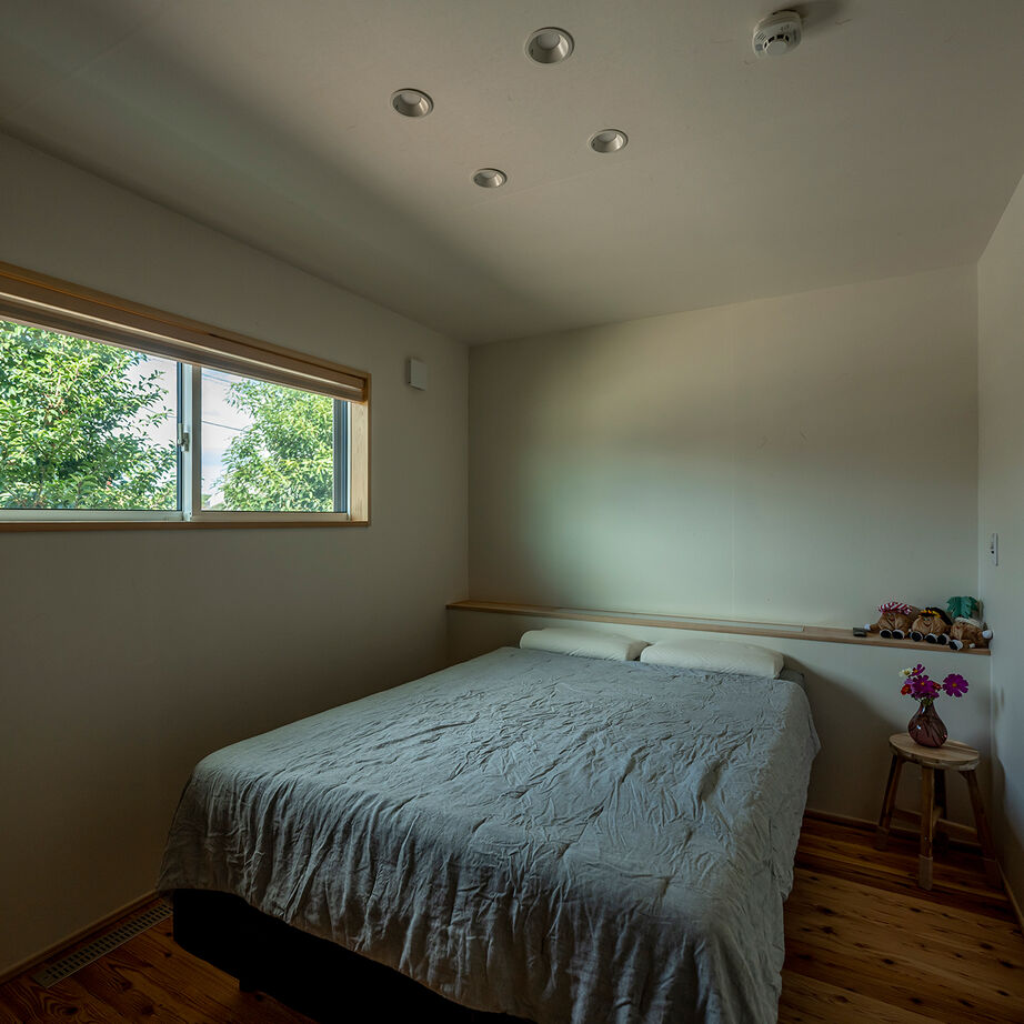 エコワークス 【ZEH住宅/36.2坪/平屋/間取り図あり】オーク材×真鍮の憧れオーダーキッチン。木の家らしさ満載の平屋の建築実例画像9