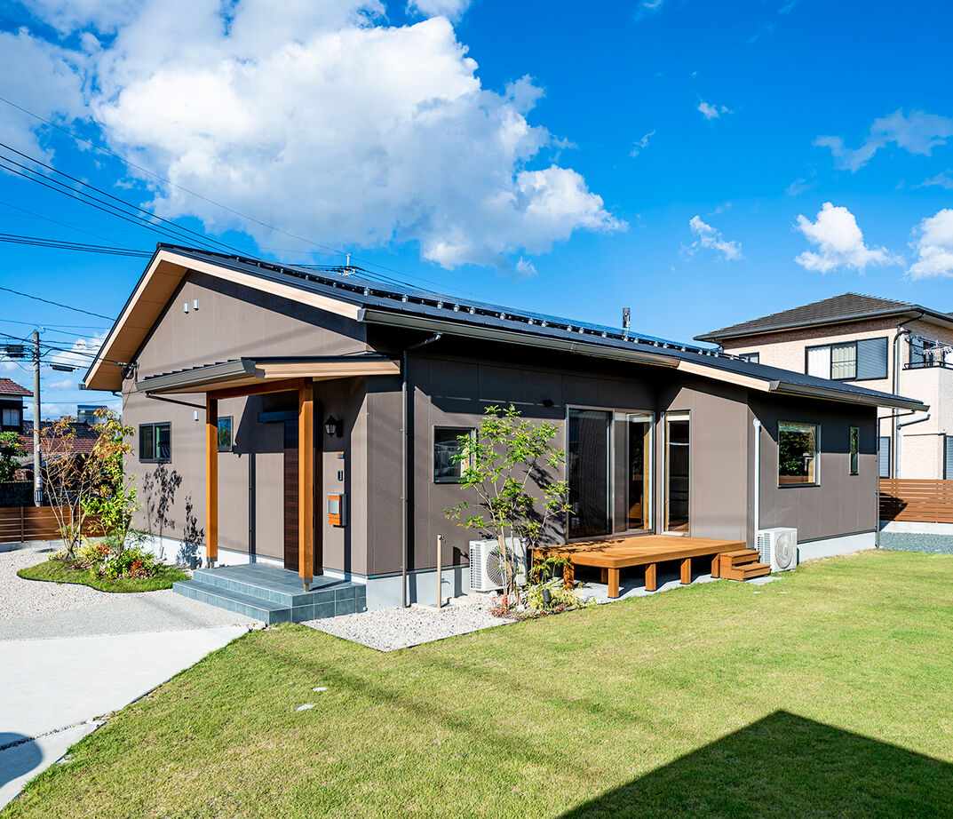 エコワークス 【ZEH住宅/36.2坪/平屋/間取り図あり】オーク材×真鍮の憧れオーダーキッチン。木の家らしさ満載の平屋の建築実例画像10