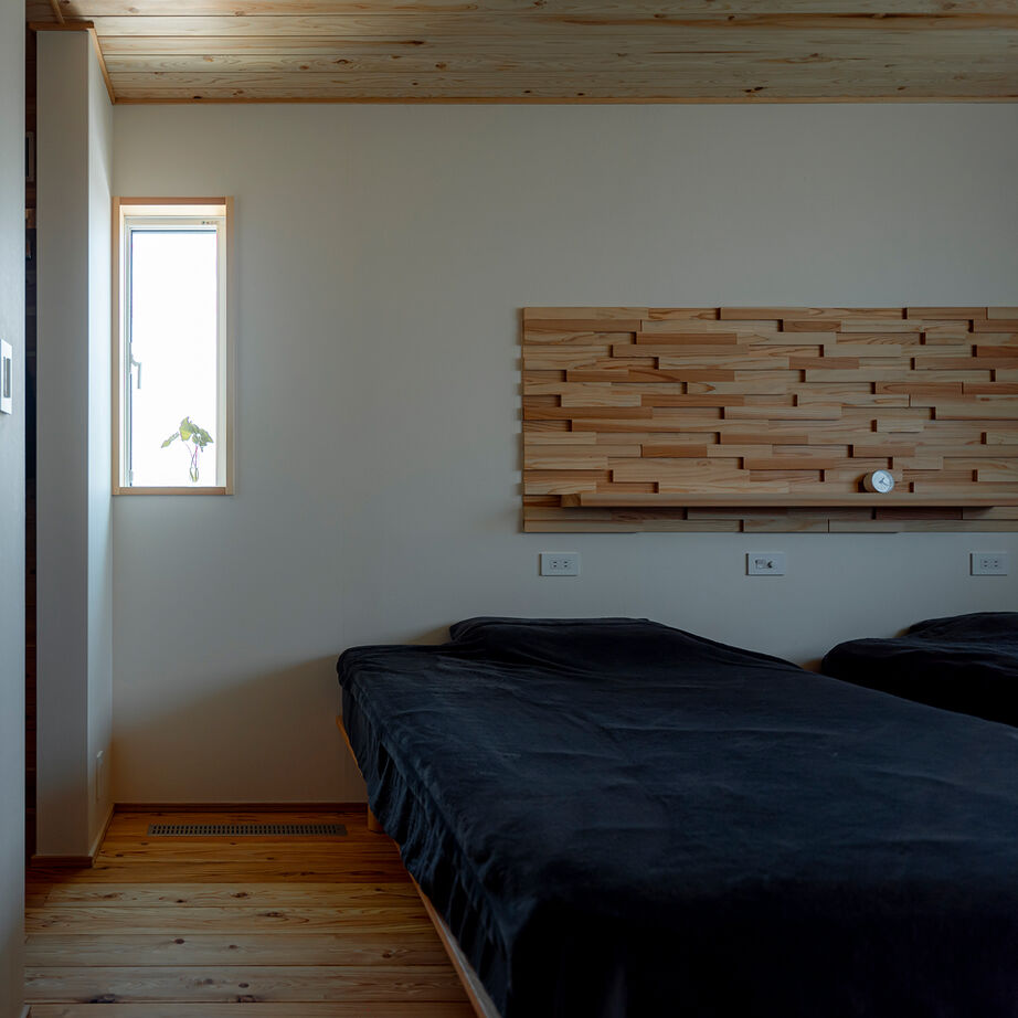 エコワークス 【ZEH住宅/42.3坪/平屋/間取り図あり】2つの書斎と上質なキッチンが魅力。モデルハウスのような5LDKプランの建築実例画像8