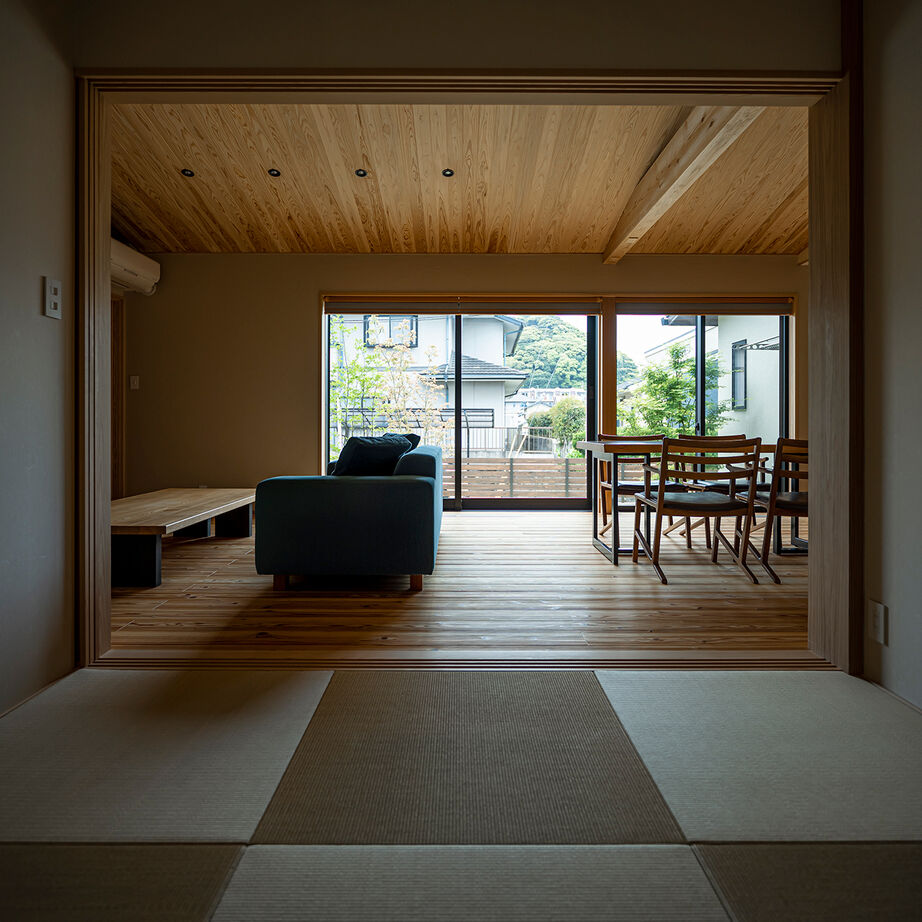 エコワークス 【ZEH住宅/31.3坪/平屋】L字の間取りでお互いの気配を感じながら暮らせる「4人家族に丁度いい平屋」の建築実例画像4