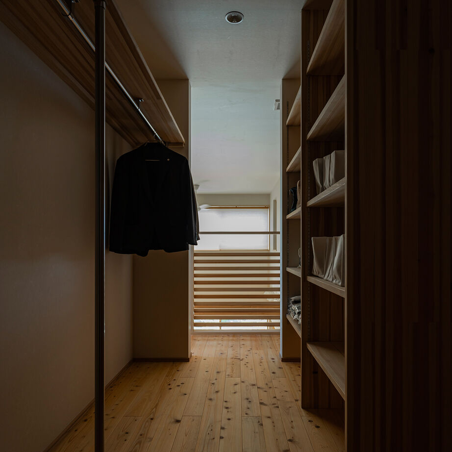 エコワークス 【店舗併用住宅/69.5坪/2階建て/間取り図あり】木の家と薬局がひとつに！お客様を包み込む癒しのZEH住宅の建築実例画像10