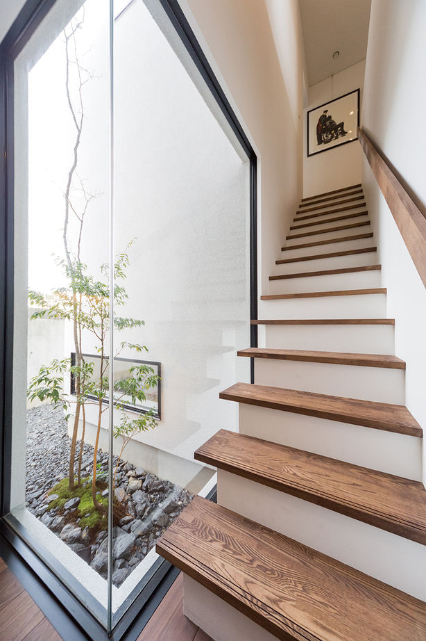 ブラザー不動産 【愛知県/中庭】ゆとりある間取りに自然素材がアクセント。デザイン×施工力で実現したおしゃれな2階建ての建築実例画像7