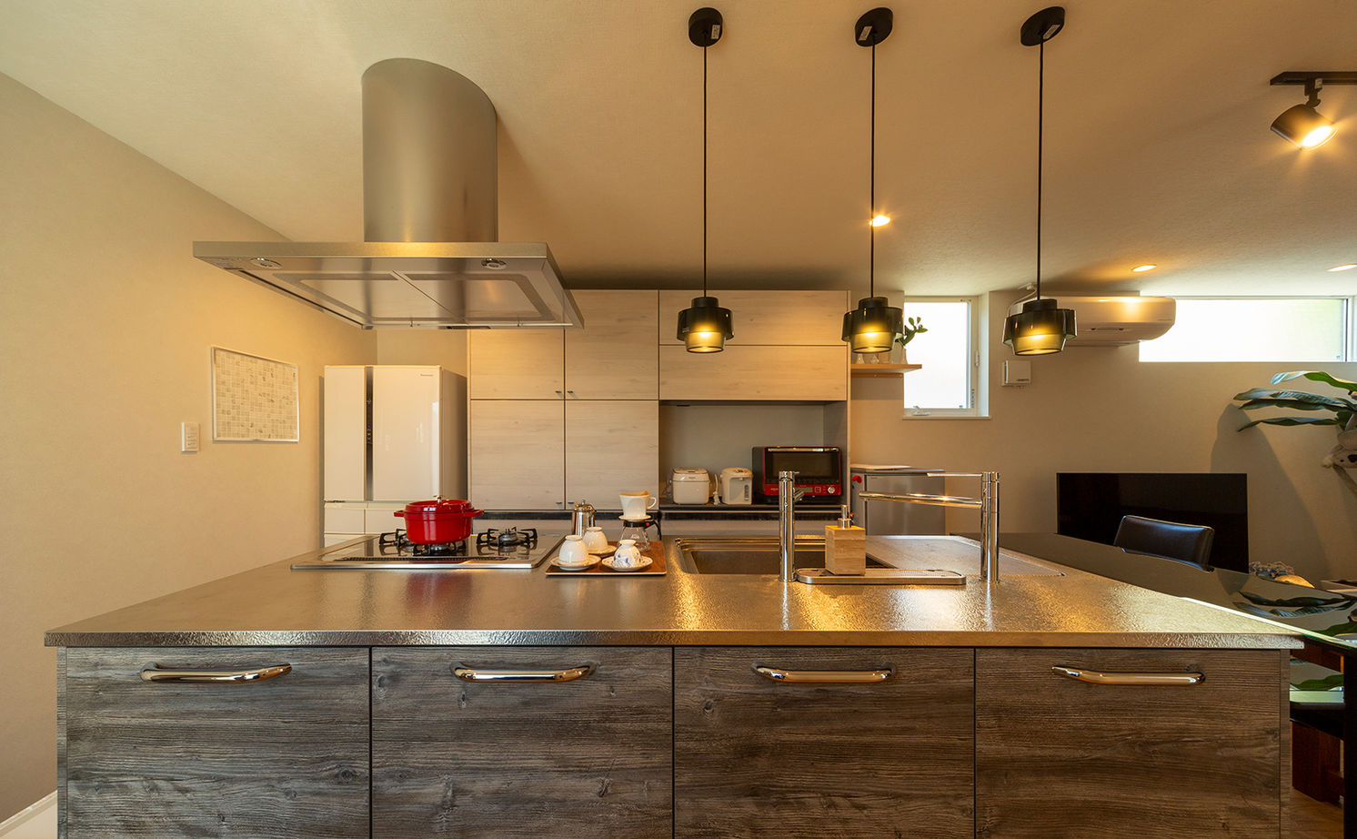 ブラザー不動産 【平屋｜2000万円台｜建築家デザイン｜傾斜地｜変形地｜間取り】あっぱれ！三角の不整形地に建てた三角の家の建築実例画像5