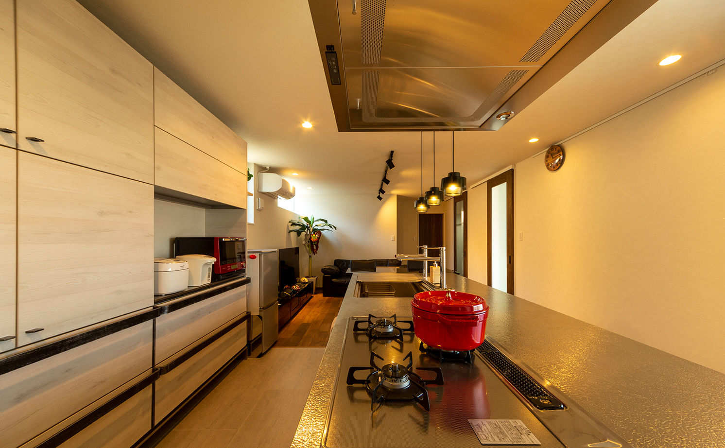 ブラザー不動産 【平屋｜2000万円台｜建築家デザイン｜傾斜地｜変形地｜間取り】あっぱれ！三角の不整形地に建てた三角の家の建築実例画像6