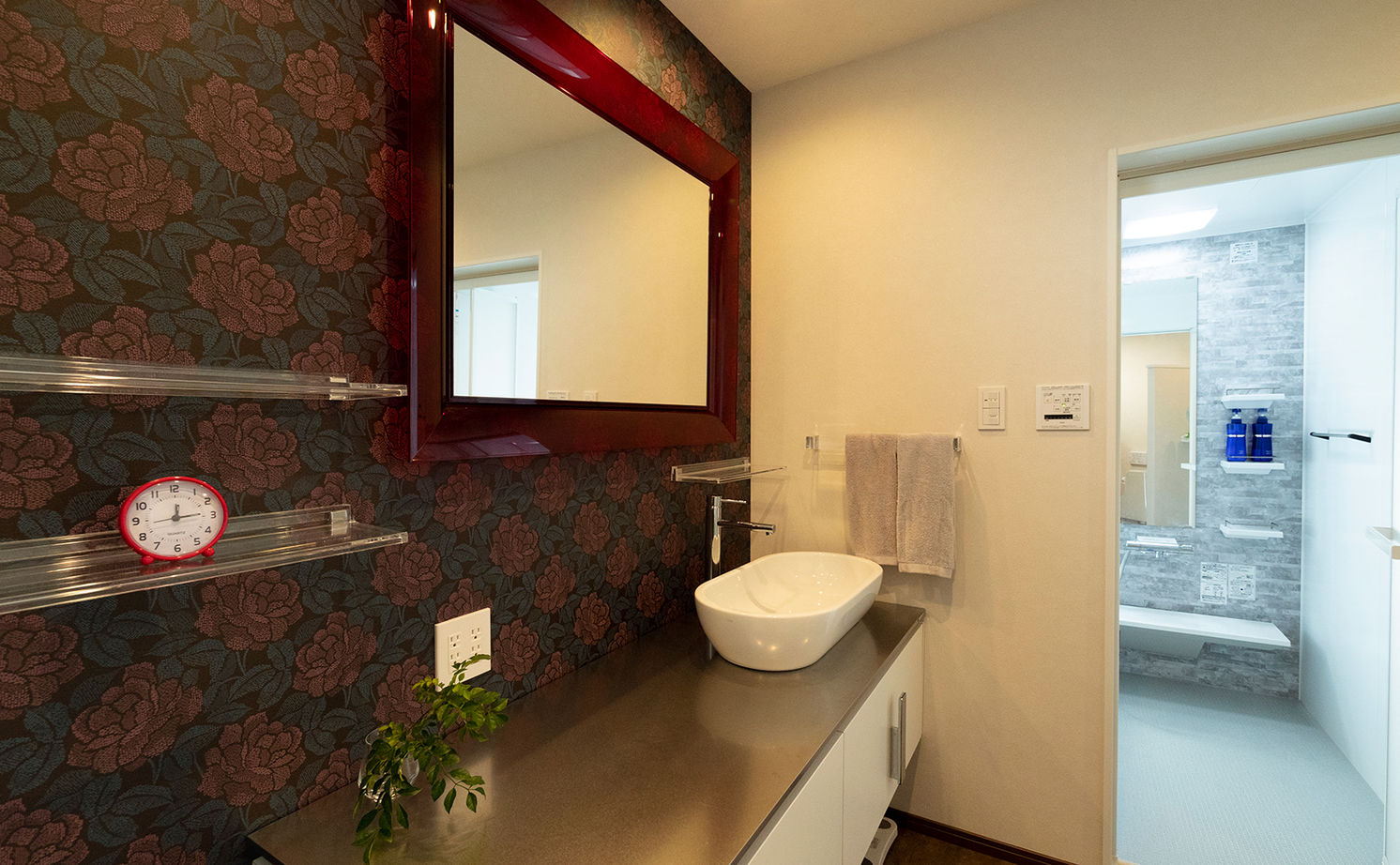 ブラザー不動産 【平屋｜2000万円台｜建築家デザイン｜傾斜地｜変形地｜間取り】あっぱれ！三角の不整形地に建てた三角の家の建築実例画像9