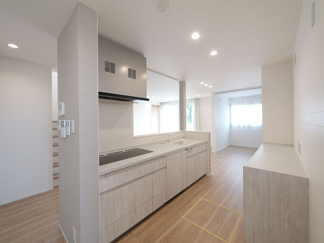 ブラザー不動産 【名古屋市｜2000万円台後半｜30坪台・4LDK｜土地】玄関からの2WAY&家事ラク回遊動線のある家の建築実例画像4