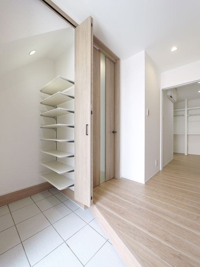 ブラザー不動産 【名古屋市｜2000万円台後半｜30坪台・4LDK｜土地】玄関からの2WAY&家事ラク回遊動線のある家の建築実例画像8