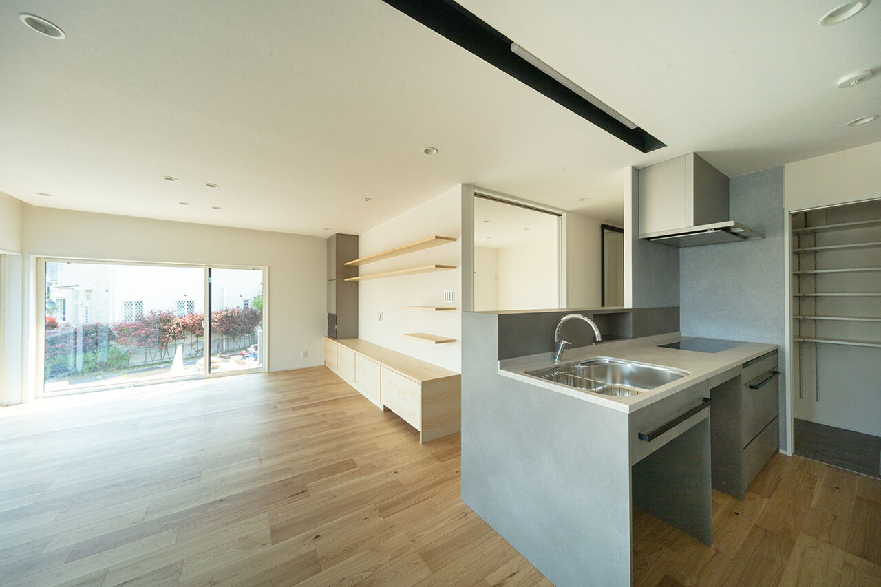 ブラザー不動産 【名古屋市｜40坪台・5LDK｜土地｜建築家設計】暮らしの美しさまでもデザインした住まいの建築実例画像4