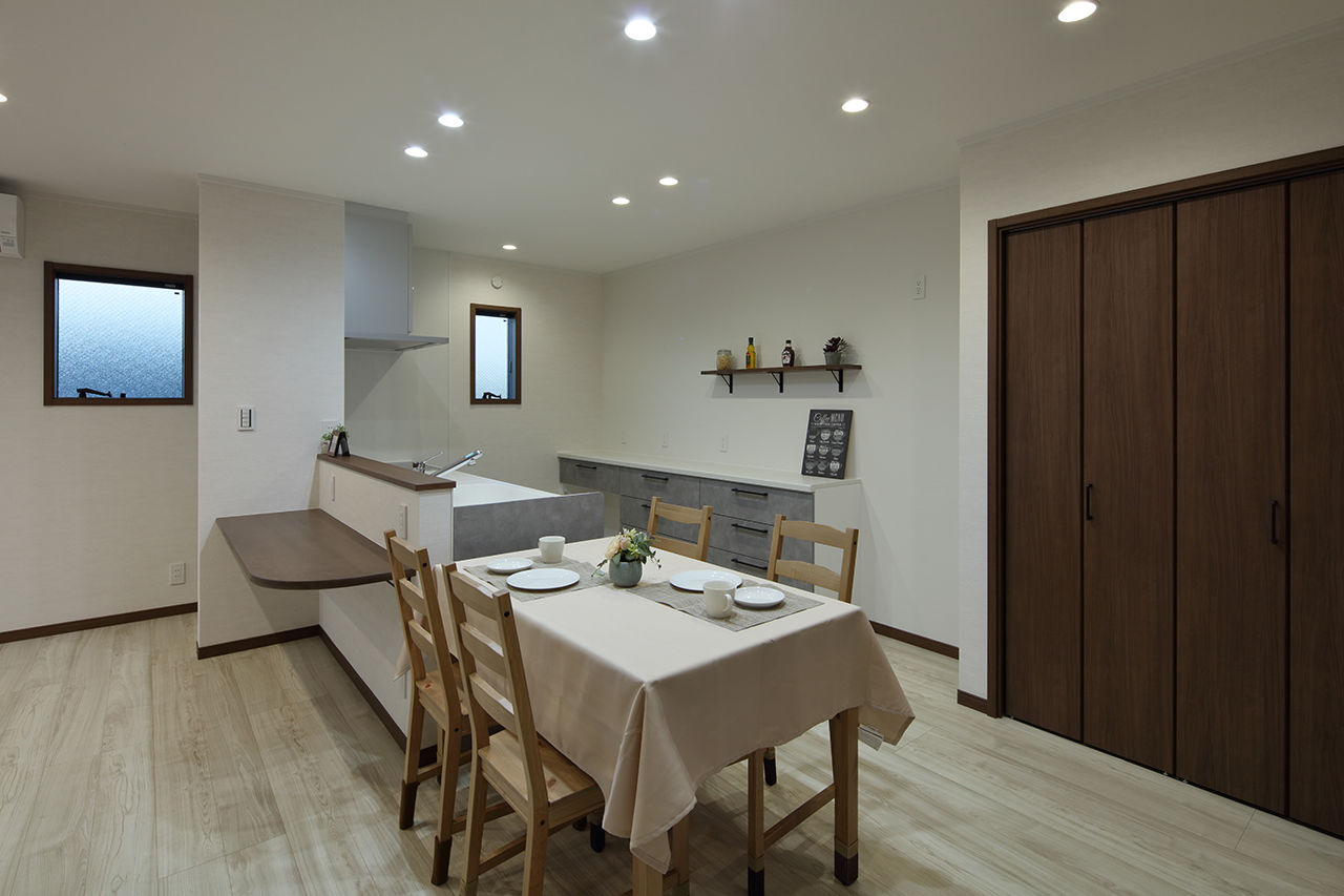 SEINO HOME（セイノーホーム） by 西濃建設 岐阜|2100万円×間取り｜土地から相談！おうち図書館にサンルーム、独立洗面にたっぷり収納も希望通りの家の建築実例画像2