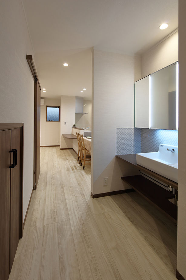 SEINO HOME（セイノーホーム） by 西濃建設 岐阜|2100万円×間取り｜土地から相談！おうち図書館にサンルーム、独立洗面にたっぷり収納も希望通りの家の建築実例画像4