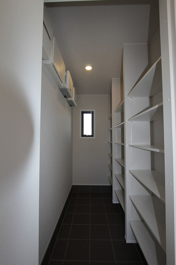 SEINO HOME（セイノーホーム） by 西濃建設 【岐阜｜L字型×2000万円台｜間取り】土地提案からお任せ！L字型の外観が格好いい、吹抜けリビングの家の建築実例画像9