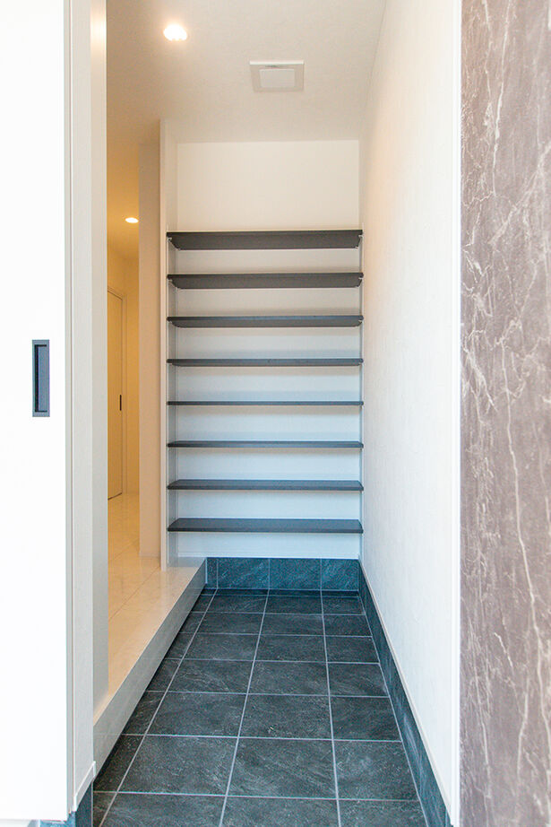 SEINO HOME（セイノーホーム） by 西濃建設 【岐阜/3000万円台/40坪台/間取り】おこもりヌックにスキップフロア。お子さんと楽しく暮らすデザイン住宅の建築実例画像13