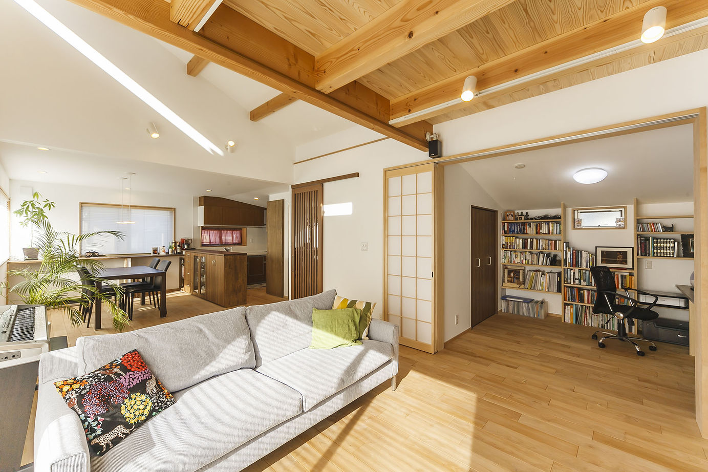 昭栄建設の注文住宅 【清瀬市/2000万円台/30坪台/2階LDK】自然体で暮らす。飾らないシンプルながらも立体的な空間が魅力の家の建築実例画像4