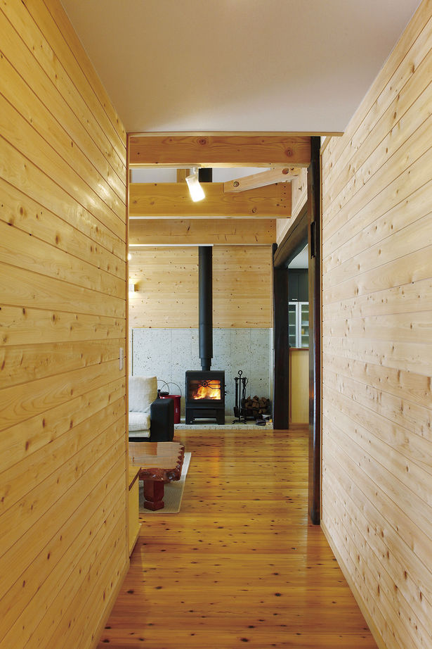 昭栄建設の注文住宅 【群馬県/3000万円台/建て替え/間取り図】薪ストーブと大屋根が印象的な空間を大胆に使う山小屋風の家の建築実例画像5