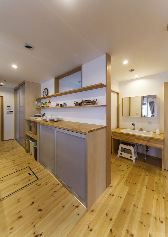 昭栄建設の注文住宅 【越谷市/2000万円台/30坪台】平屋のビルトインガレージハウス。ナチュラル志向の家族が選んだ無垢の家の建築実例画像7