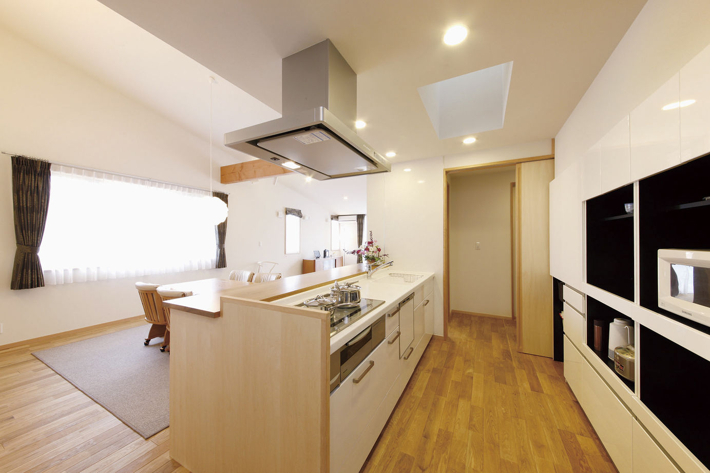 昭栄建設の注文住宅 【栃木県/2000万円台/40坪台】まるで料亭のような「平屋和モダン」の佇まい。美しく丹精された庭のある家の建築実例画像6