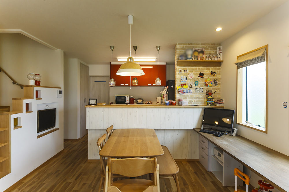 昭栄建設の注文住宅 【2000～2500万円/35坪】子育て間取りを実現した住まい。家族のつながりを深める工夫が随所にの建築実例画像2