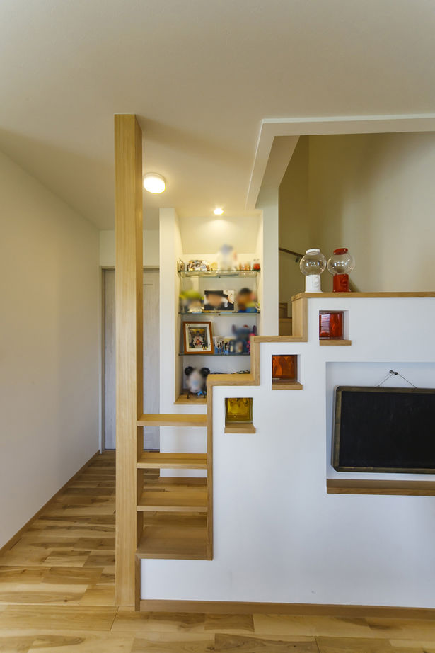 昭栄建設の注文住宅 【2000～2500万円/35坪】子育て間取りを実現した住まい。家族のつながりを深める工夫が随所にの建築実例画像7