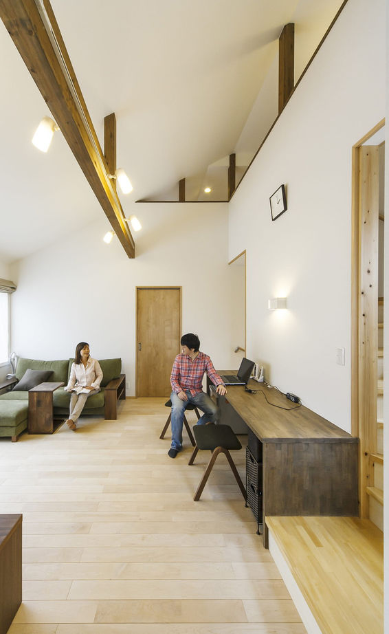 昭栄建設の注文住宅 【志木市/セカンドリビング/書斎】将来を考えた素材や工夫に敷地条件をクリアして建てる同居型二世帯住宅の建築実例画像3