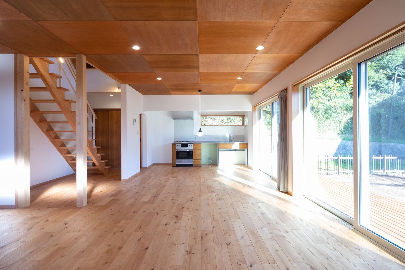 昭栄建設の注文住宅 【蓮田市/2000万円台/30坪台/間取り有】緑を採り込んだパッシブハウス。木を使い丁寧に造作した住空間の建築実例画像1