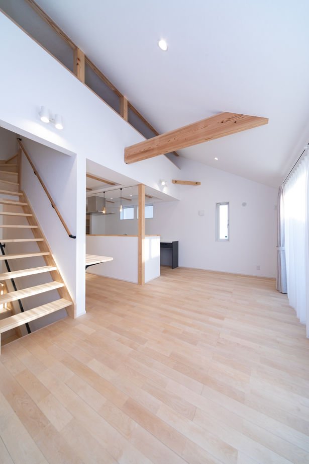 昭栄建設の注文住宅 【蕨市/2000万円台/20坪台】都市部の限られた敷地を最大限に活用。2階LDK＋ロフトで明るく伸びやかにの建築実例画像2