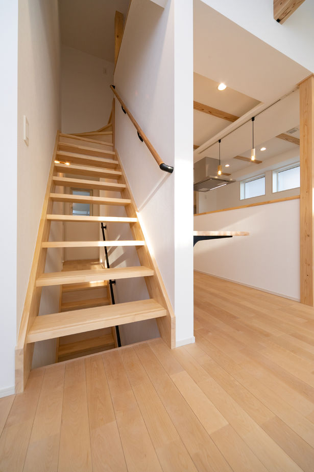 昭栄建設の注文住宅 【蕨市/2000万円台/20坪台】都市部の限られた敷地を最大限に活用。2階LDK＋ロフトで明るく伸びやかにの建築実例画像4