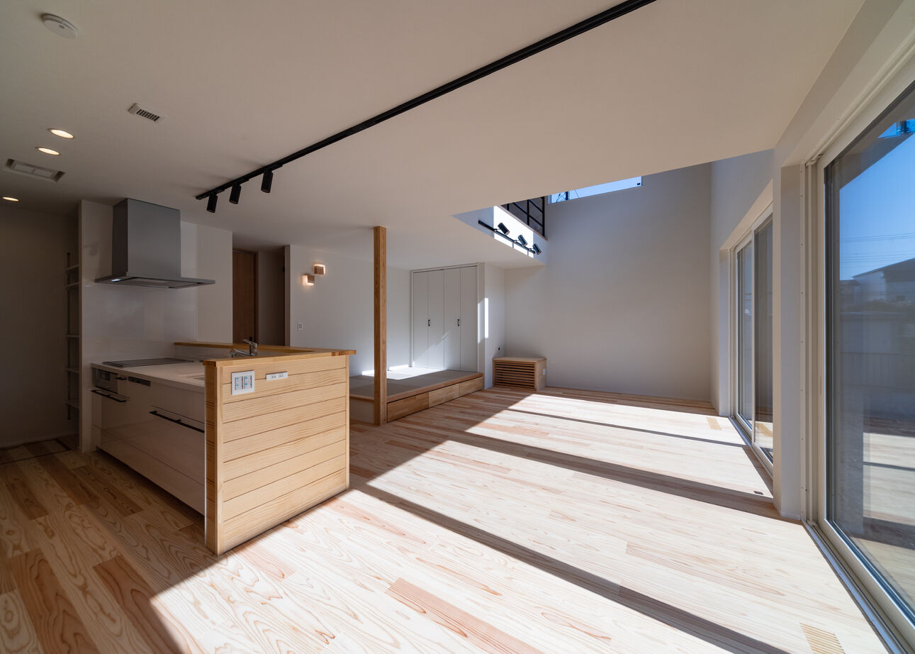 昭栄建設の注文住宅 【さいたま市/2000万円台/30坪台】パッシブ設計の木を使った造作の住空間が、穏やかな時間を紡ぐの建築実例画像4