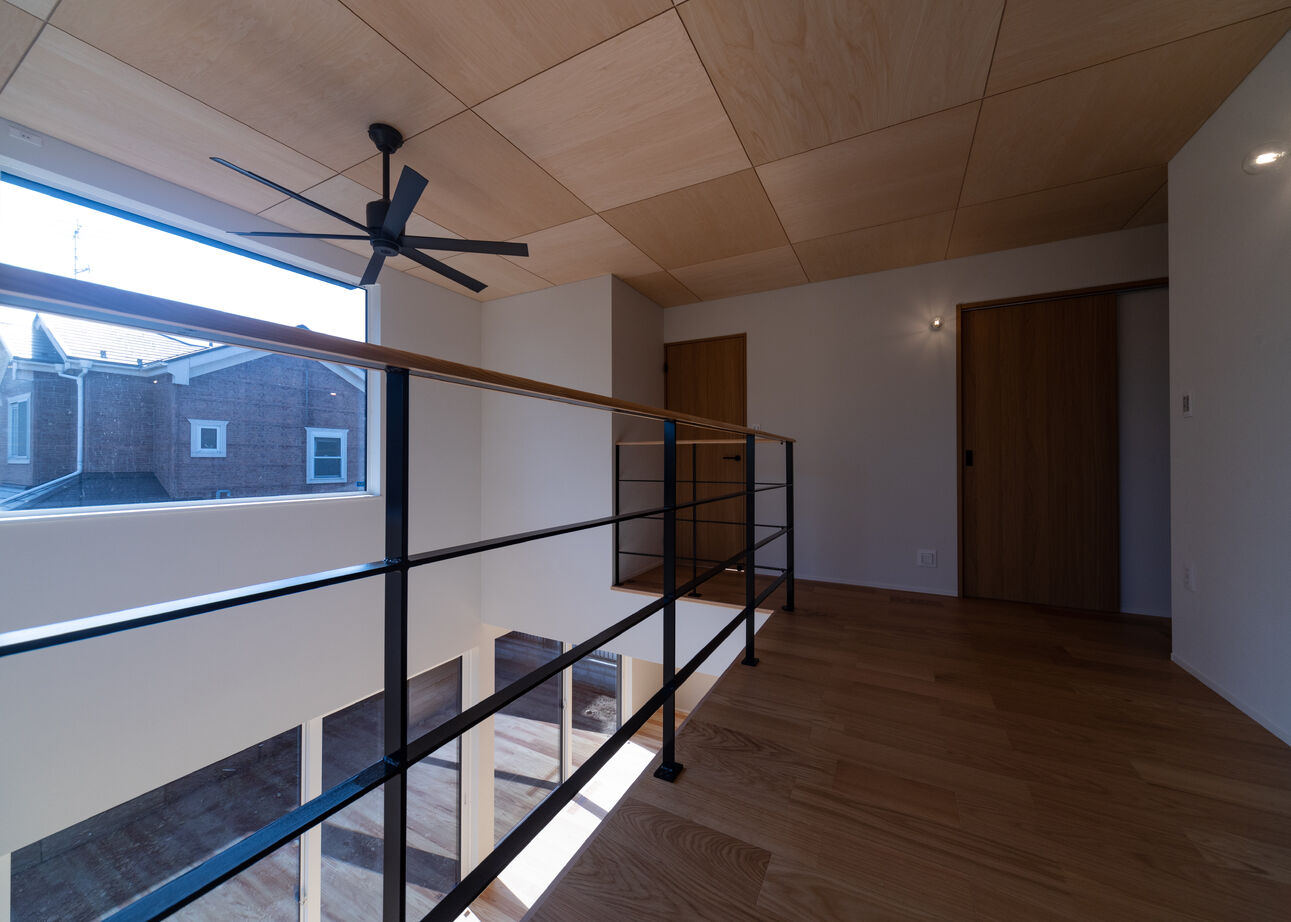 昭栄建設の注文住宅 【さいたま市/2000万円台/30坪台】パッシブ設計の木を使った造作の住空間が、穏やかな時間を紡ぐの建築実例画像7