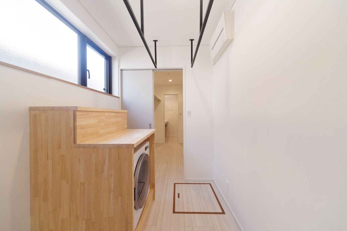 昭栄建設の注文住宅 【さいたま市/3000万円台/30坪台】ほど良い木の質感の空間に、先進の技術が詰まった和モダンの家の建築実例画像12