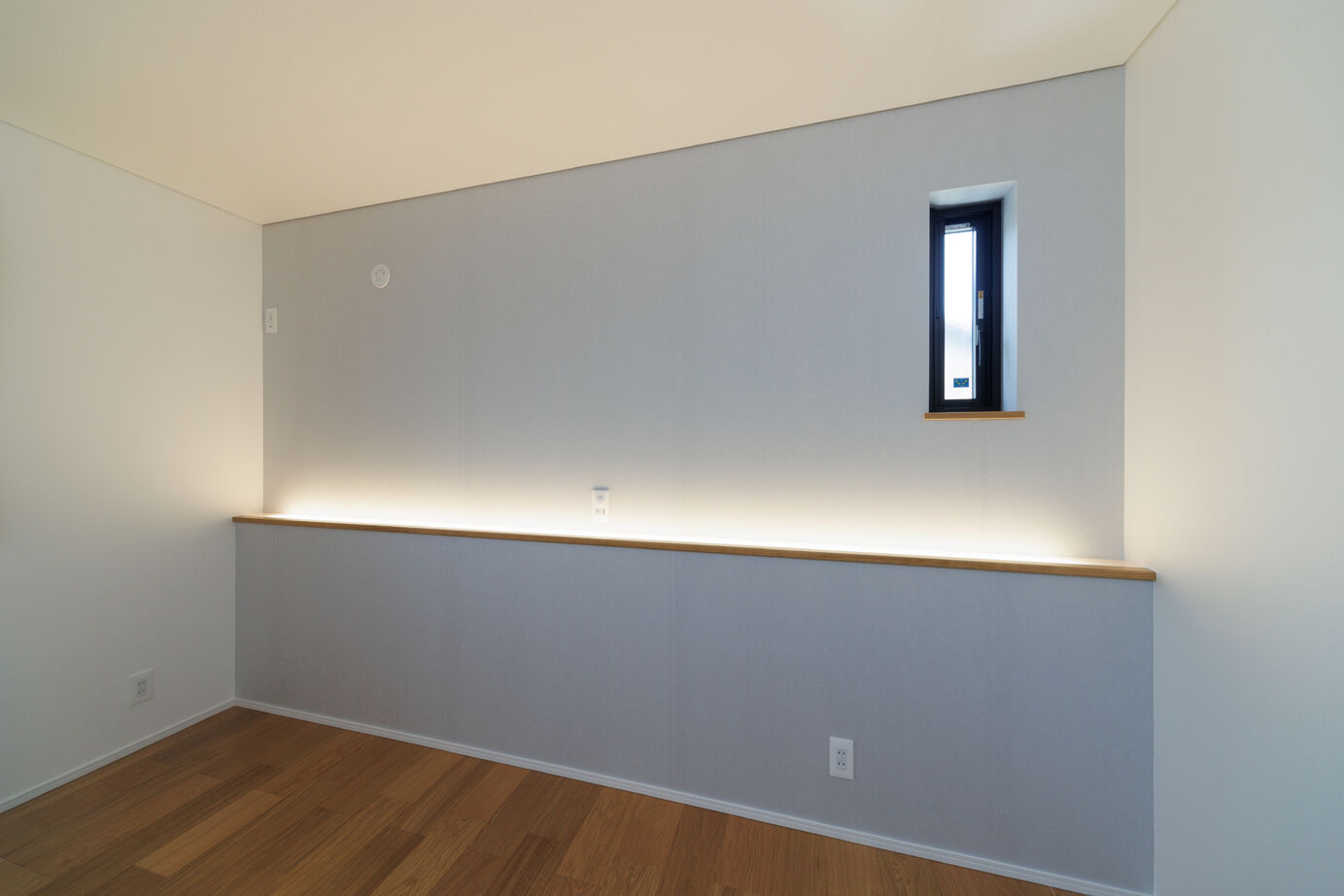 昭栄建設の注文住宅 【さいたま市/3000万円台/30坪台】ほど良い木の質感の空間に、先進の技術が詰まった和モダンの家の建築実例画像15