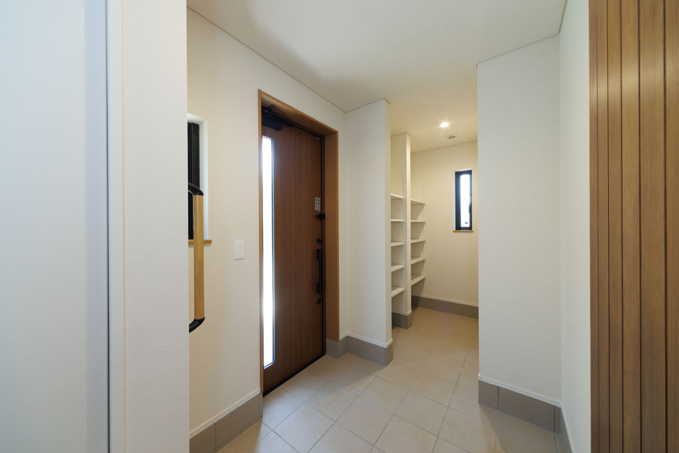 昭栄建設の注文住宅 【さいたま市/3000万円台/30坪台】ほど良い木の質感の空間に、先進の技術が詰まった和モダンの家の建築実例画像17