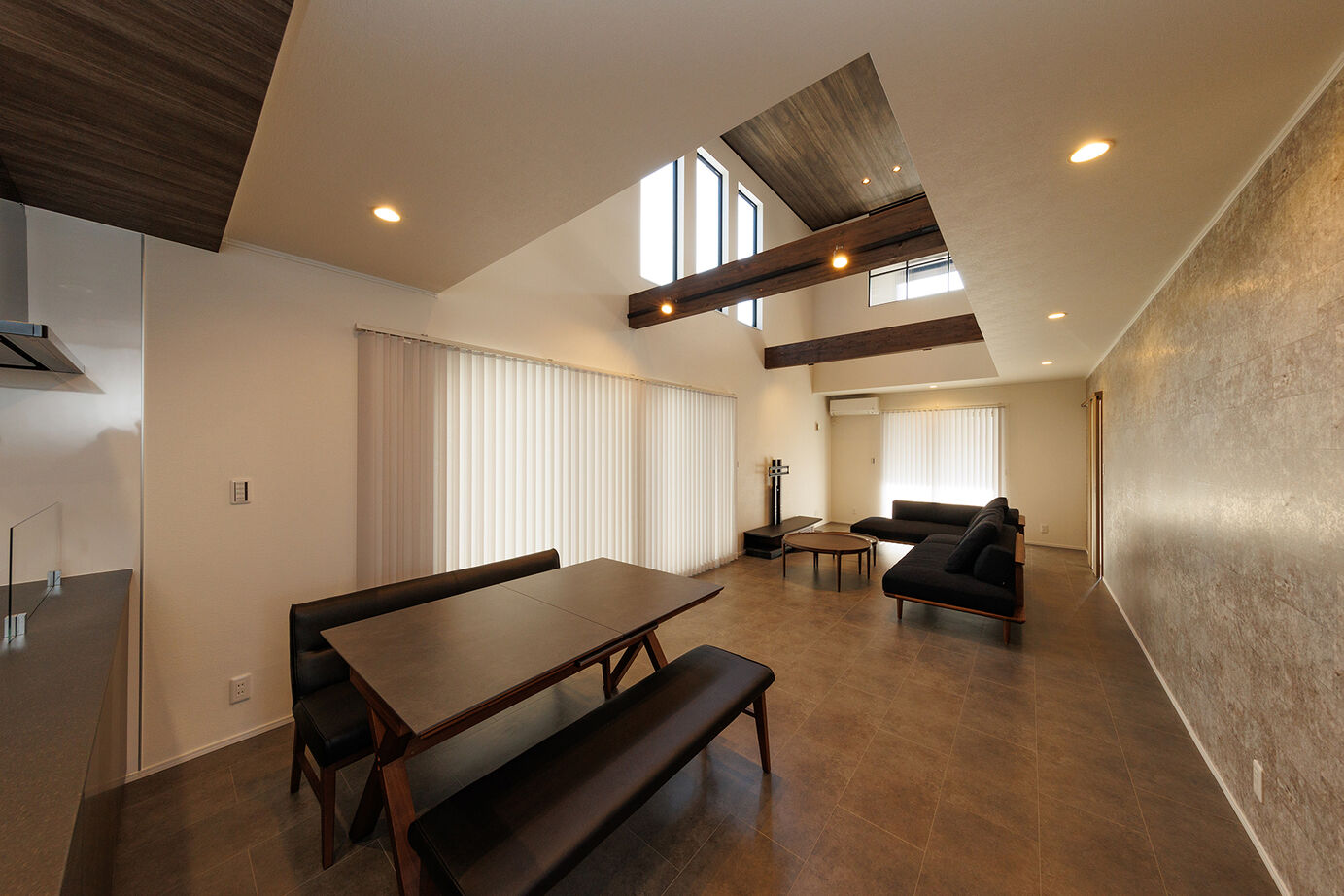 昭栄建設の注文住宅 【さいたま市/3000万円台/40坪台】次代の高い住宅性能と災害への備えも搭載した、ホテルライクな住まいの建築実例画像3